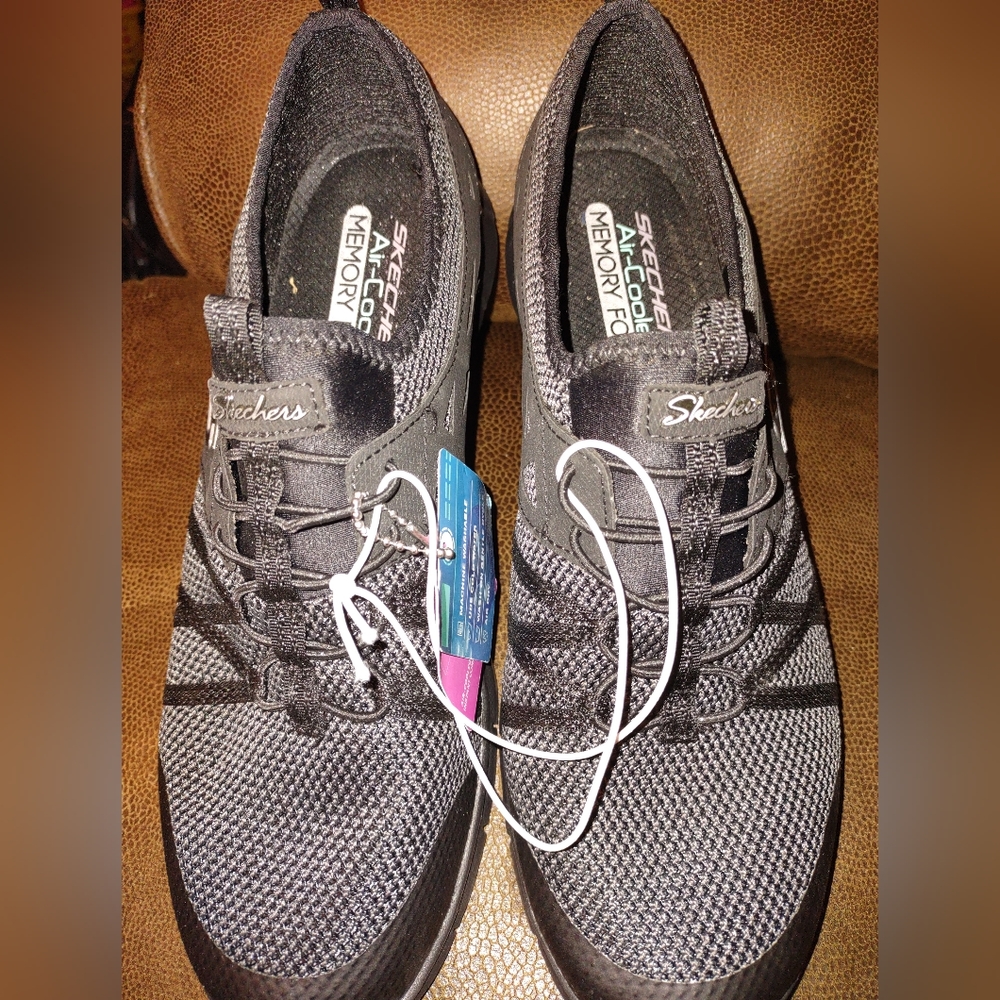 Skechers slip on